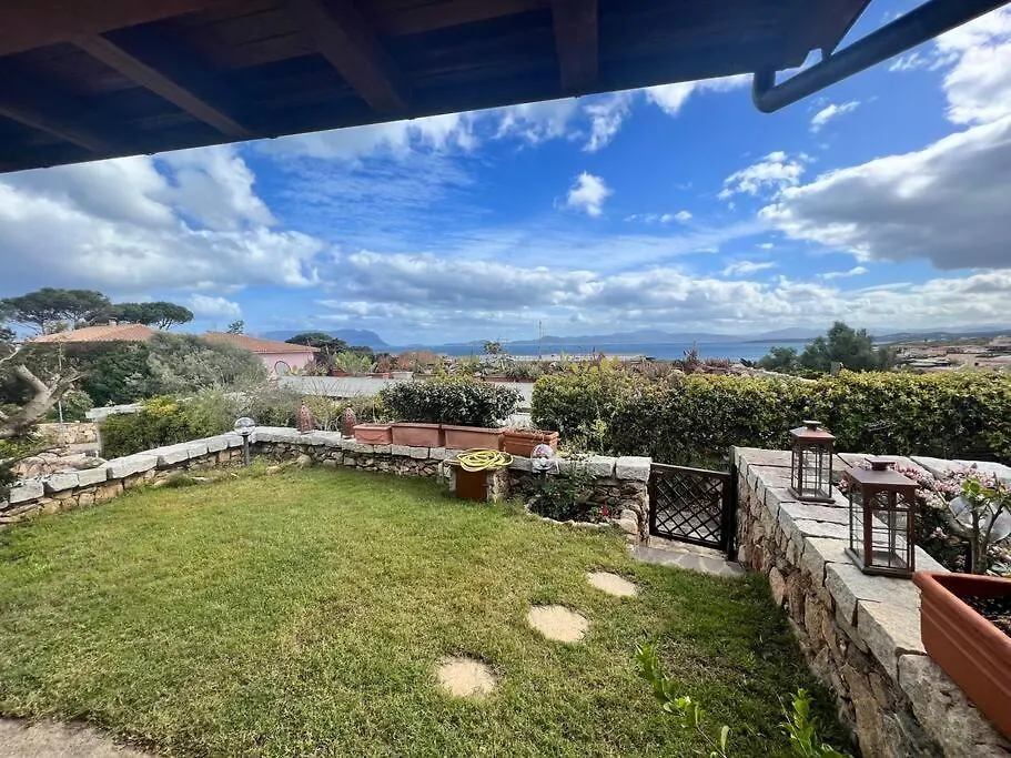 Sardegna: Vista Mare, Vicino Alla Spiaggia Golfo Aranci Italy